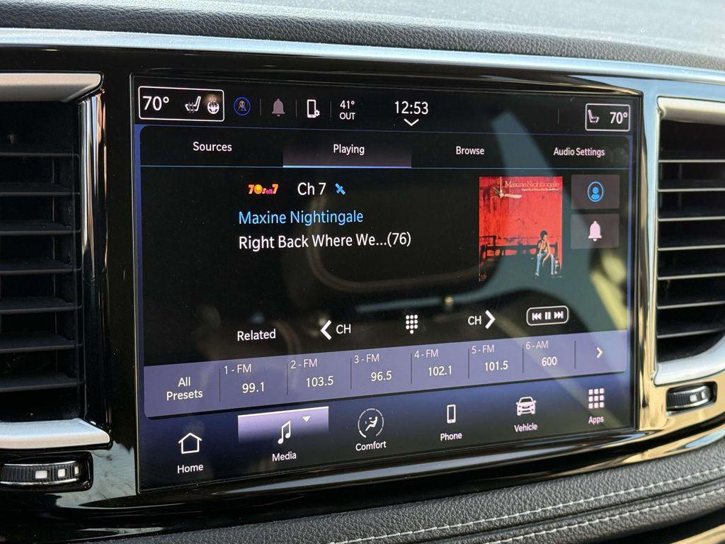 used 2023 Chrysler Pacifica Hybrid car, priced at $25,555