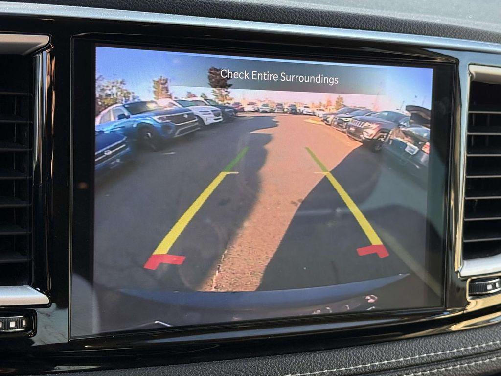 used 2023 Chrysler Pacifica Hybrid car, priced at $25,555