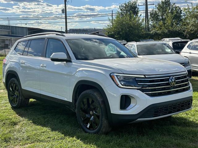 new 2024 Volkswagen Atlas car, priced at $39,693