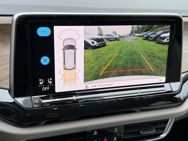 new 2025 Volkswagen Atlas car, priced at $44,653