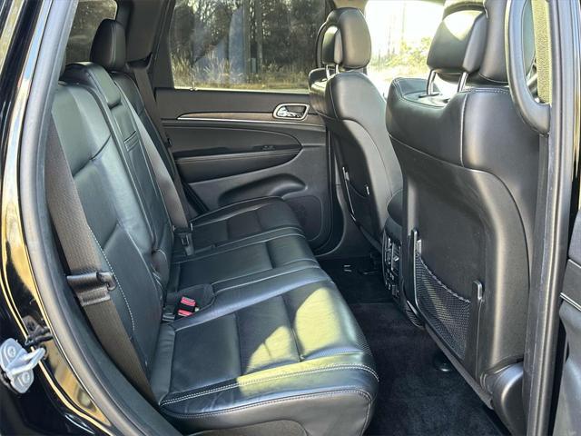 used 2017 Jeep Grand Cherokee car, priced at $15,555