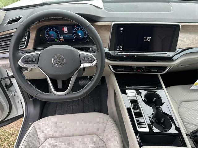 new 2024 Volkswagen Atlas car, priced at $39,693