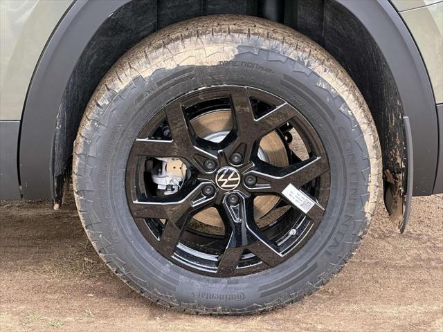 new 2025 Volkswagen Atlas car, priced at $44,784