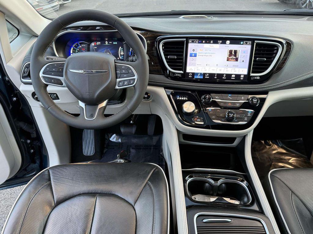 used 2023 Chrysler Pacifica Hybrid car, priced at $31,997