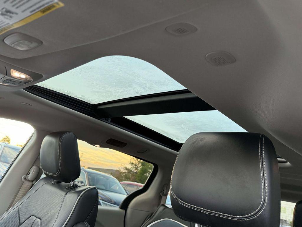 used 2023 Chrysler Pacifica Hybrid car, priced at $31,997