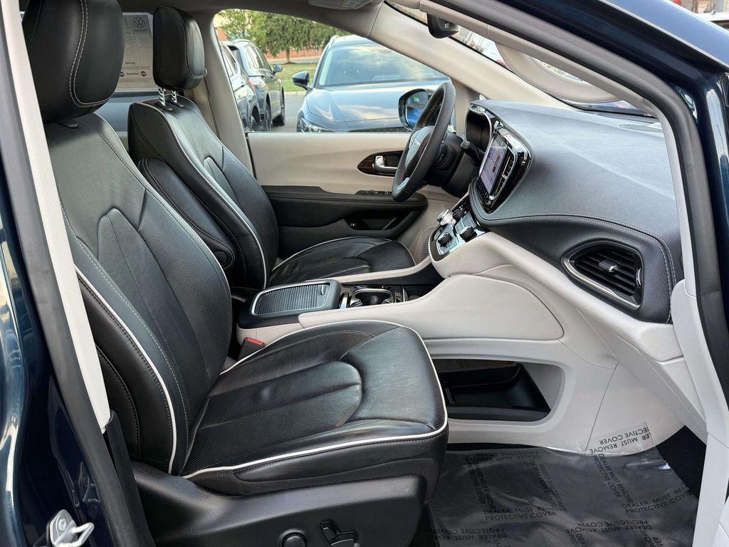 used 2023 Chrysler Pacifica Hybrid car, priced at $31,997