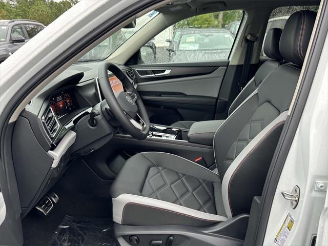 new 2024 Volkswagen Atlas car, priced at $43,536