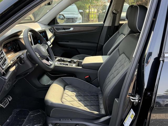 new 2025 Volkswagen Atlas car, priced at $52,428