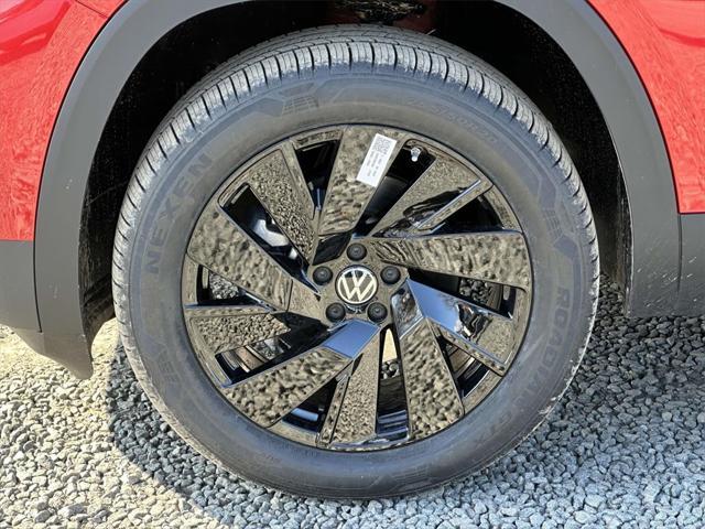 new 2025 Volkswagen Atlas car, priced at $43,570