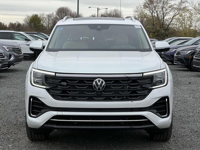 new 2025 Volkswagen Atlas car, priced at $51,692