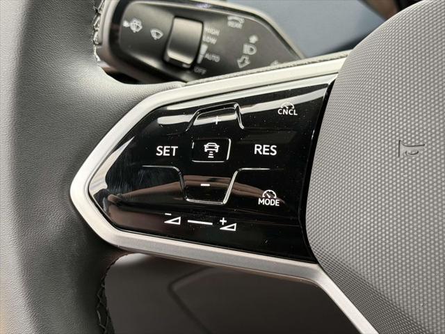 new 2025 Volkswagen ID.4 car, priced at $49,347