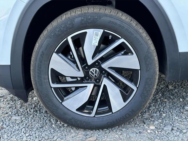 new 2024 Volkswagen Atlas car, priced at $46,850