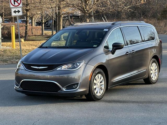 used 2017 Chrysler Pacifica car, priced at $14,777