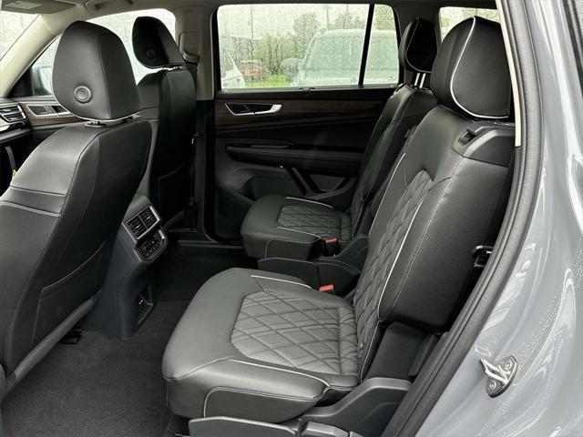new 2025 Volkswagen Atlas car, priced at $53,463