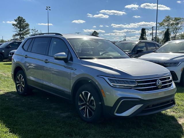 new 2024 Volkswagen Tiguan car, priced at $27,939