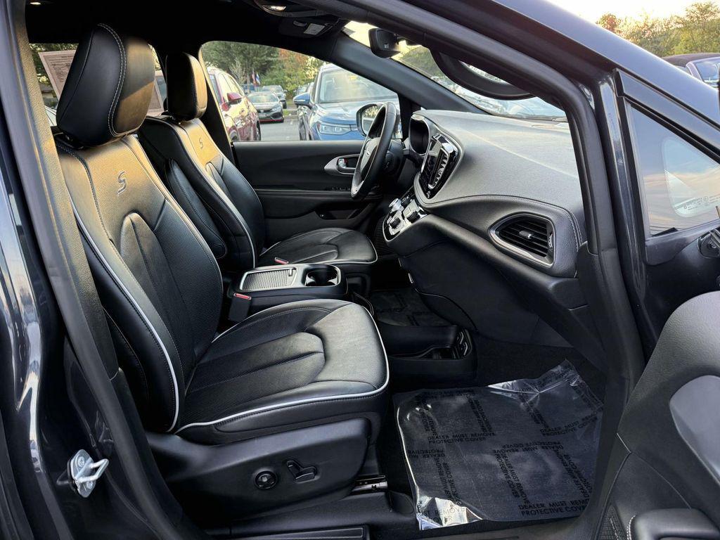 used 2019 Chrysler Pacifica Hybrid car, priced at $26,997