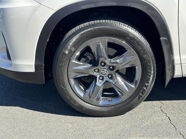 used 2019 Toyota Highlander car, priced at $32,997