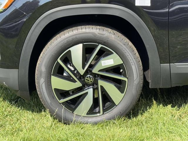 new 2025 Volkswagen Atlas car, priced at $43,621