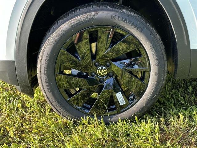 new 2024 Volkswagen Atlas car, priced at $39,938