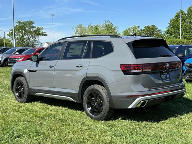 new 2024 Volkswagen Atlas car, priced at $48,008