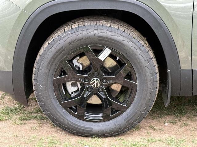 new 2025 Volkswagen Atlas car, priced at $44,784