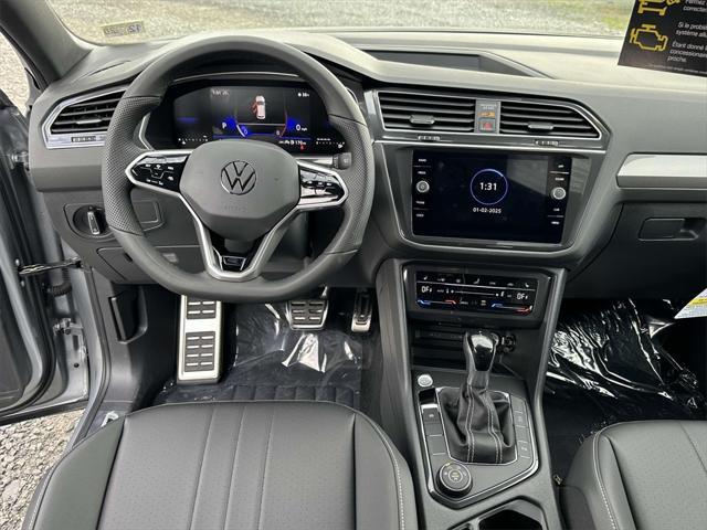 new 2024 Volkswagen Tiguan car, priced at $33,074