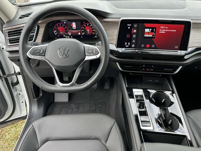 new 2025 Volkswagen Atlas car, priced at $47,026