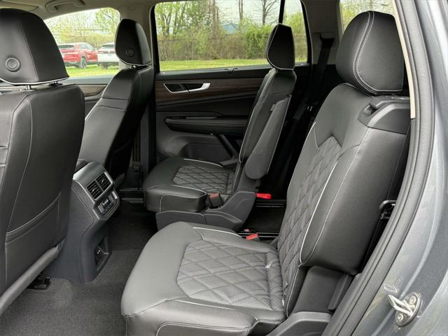 new 2025 Volkswagen Atlas car, priced at $51,526