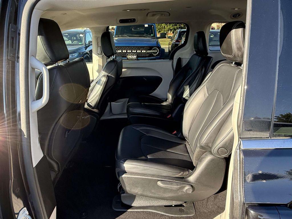 used 2023 Chrysler Pacifica Hybrid car, priced at $30,192