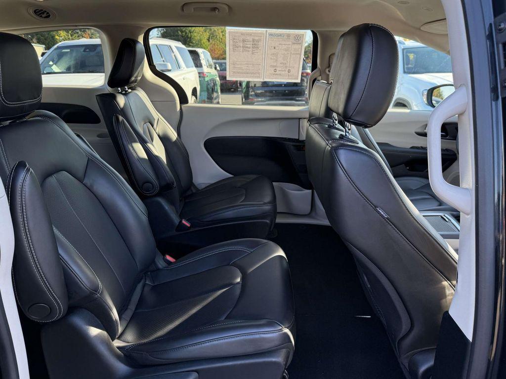 used 2023 Chrysler Pacifica Hybrid car, priced at $30,192