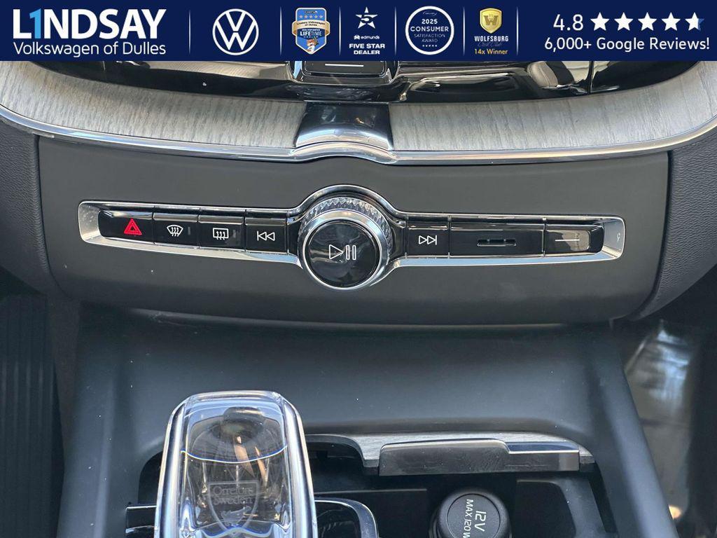 used 2022 Volvo XC60 car, priced at $34,997