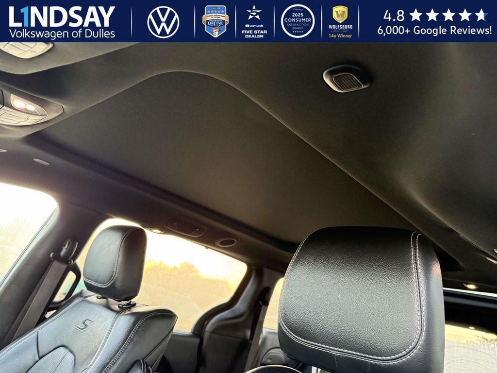 used 2018 Chrysler Pacifica car, priced at $15,555