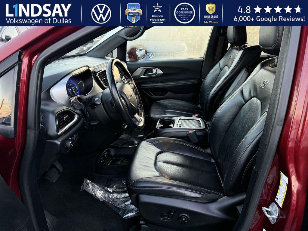 used 2018 Chrysler Pacifica car, priced at $15,555