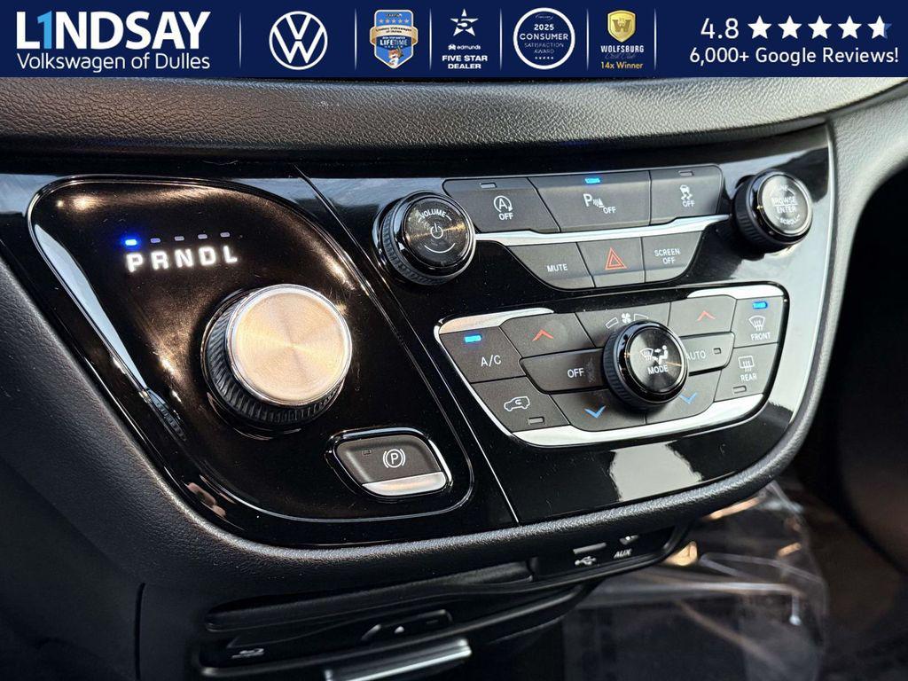 used 2018 Chrysler Pacifica car, priced at $15,555