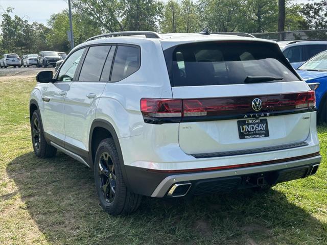 new 2024 Volkswagen Atlas car, priced at $48,008