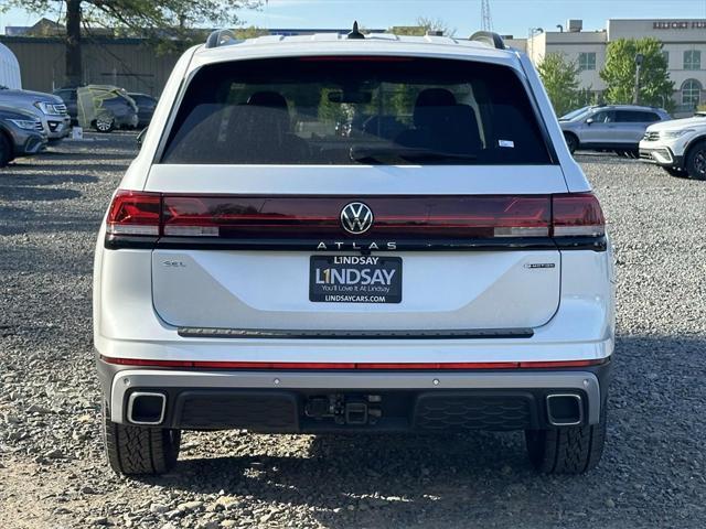 new 2024 Volkswagen Atlas car, priced at $48,008