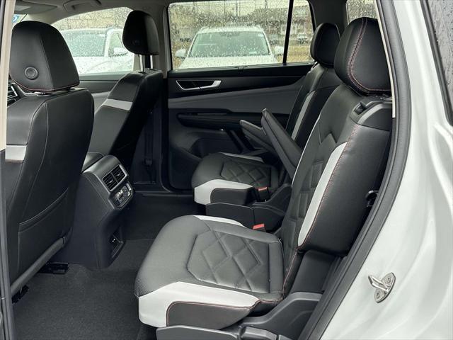 new 2025 Volkswagen Atlas car, priced at $43,632