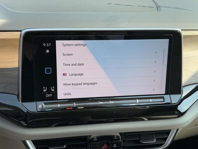 new 2025 Volkswagen Atlas car, priced at $38,348