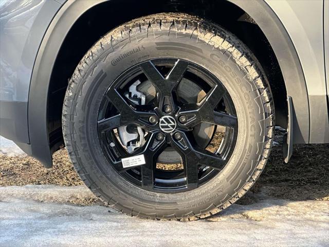 new 2025 Volkswagen Atlas car, priced at $45,069
