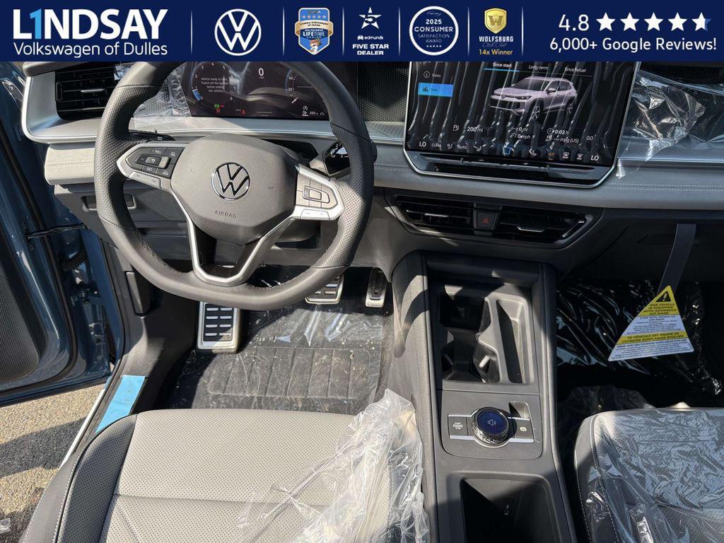 new 2025 Volkswagen Tiguan car, priced at $37,621