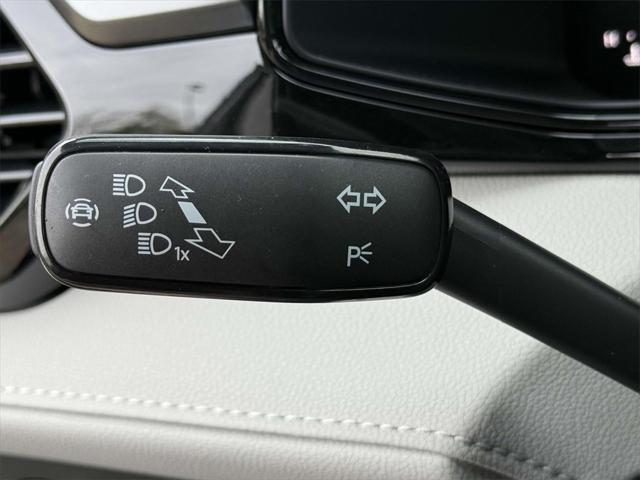 new 2025 Volkswagen Taos car, priced at $26,147