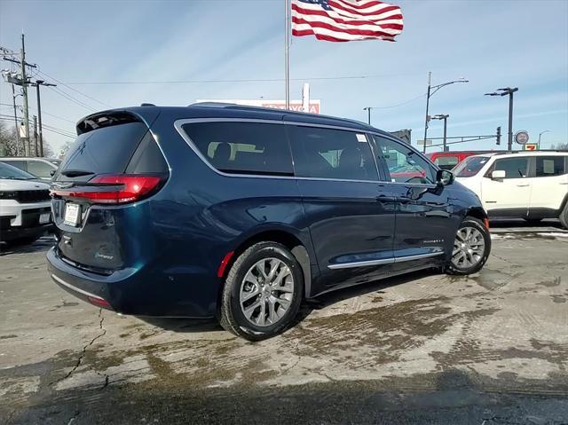 new 2025 Chrysler Pacifica car, priced at $45,475