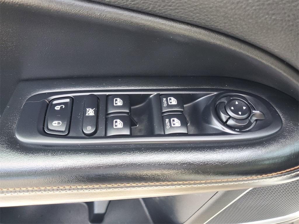 used 2020 Jeep Compass car, priced at $15,801