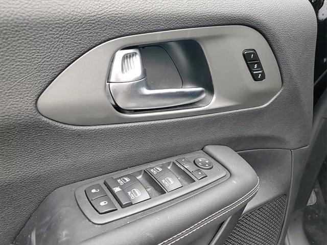 new 2025 Chrysler Pacifica car, priced at $38,783