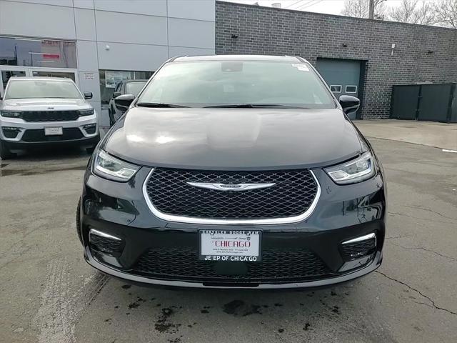 new 2025 Chrysler Pacifica car, priced at $38,783