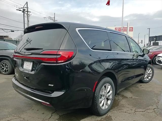 new 2025 Chrysler Pacifica car, priced at $39,397