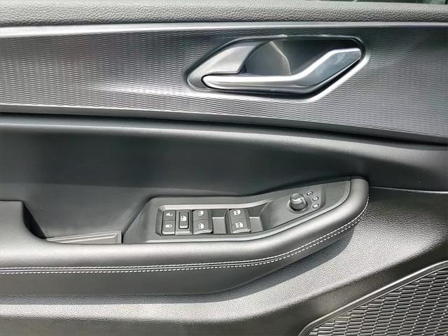 new 2025 Jeep Grand Cherokee car, priced at $37,243