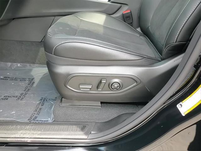 new 2025 Jeep Grand Cherokee car, priced at $37,243
