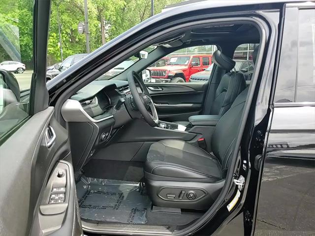 new 2025 Jeep Grand Cherokee car, priced at $37,243