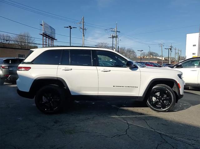 new 2025 Jeep Grand Cherokee car, priced at $43,727